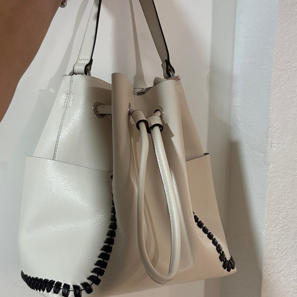 Zara Cream and Black Accent Shoulder Bag
